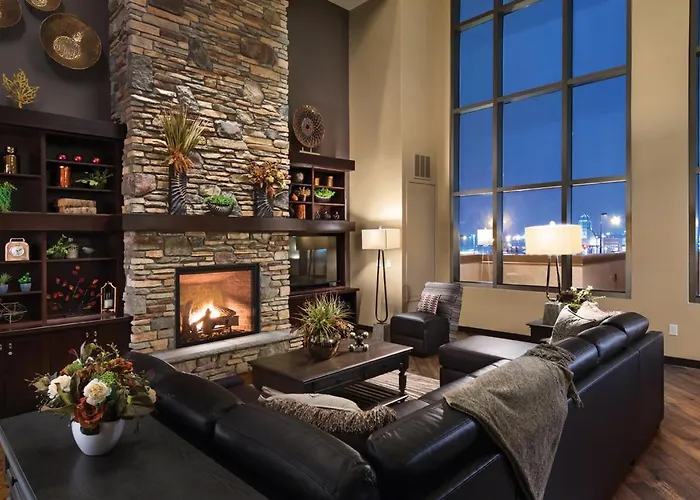 Clubhouse Hotel & Suites Fargo